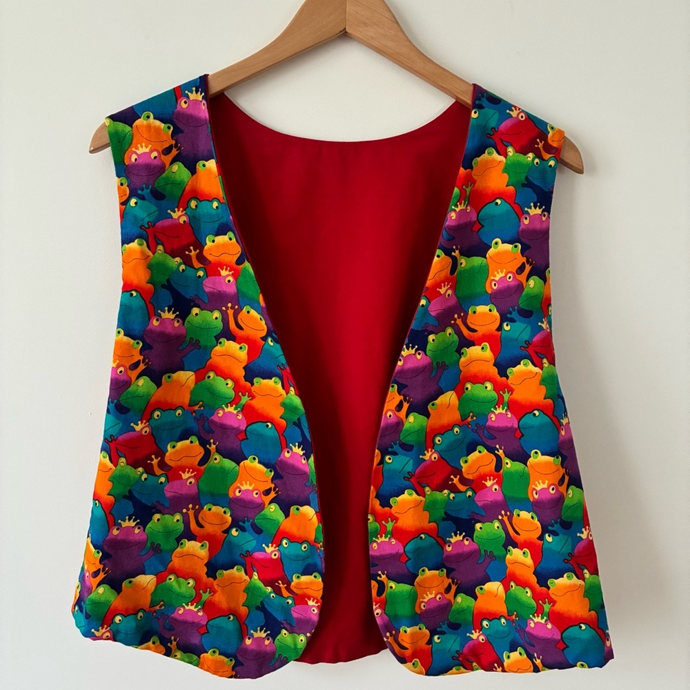 Rainbow Frogs Vest (One Size)